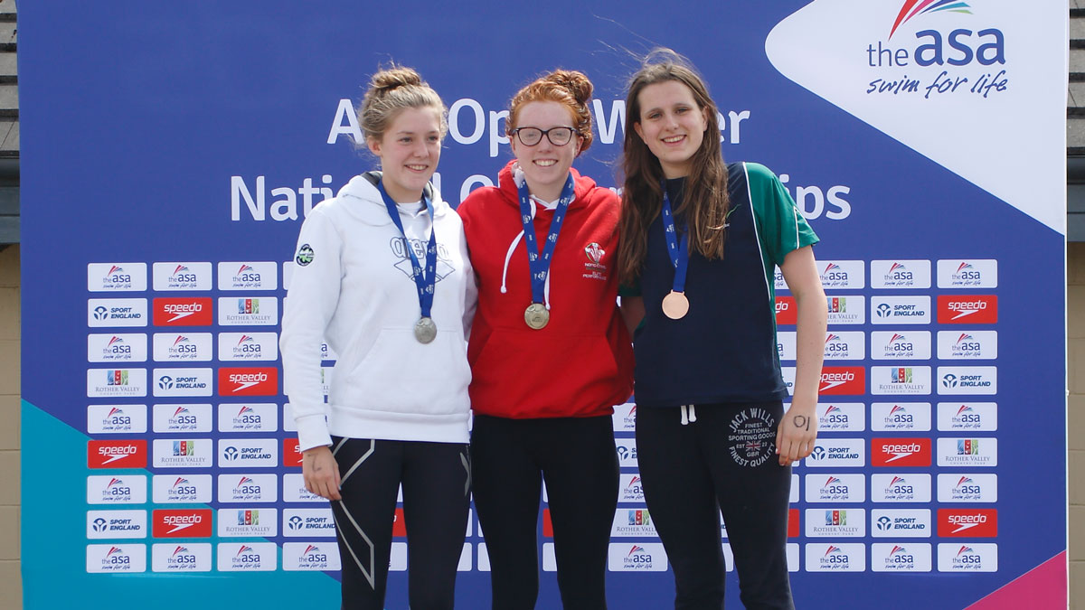 Sophie Evans lays demons to rest with 3km gold Sophie Evans lays demons to rest with 3km gold