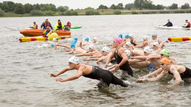 Burnell and Huskisson win elite races at 2016 Great East Swim