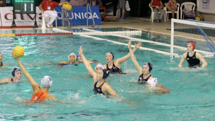 Brits score eight against high-flying Dutch