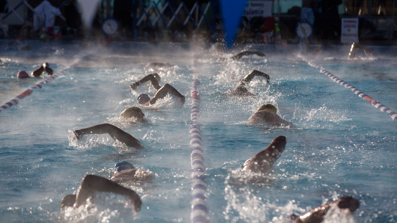 Masters swimmers in lanes at Charlton Lido, December 2017