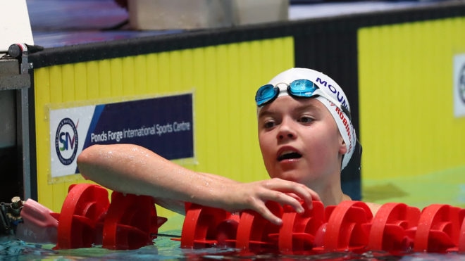 Holly Robinson storms home to snatch 200m Breaststroke national title