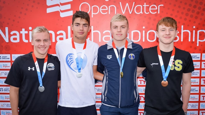 Jack Buswell lands gold in thrilling finish to Boys 17-18 Years 5k race