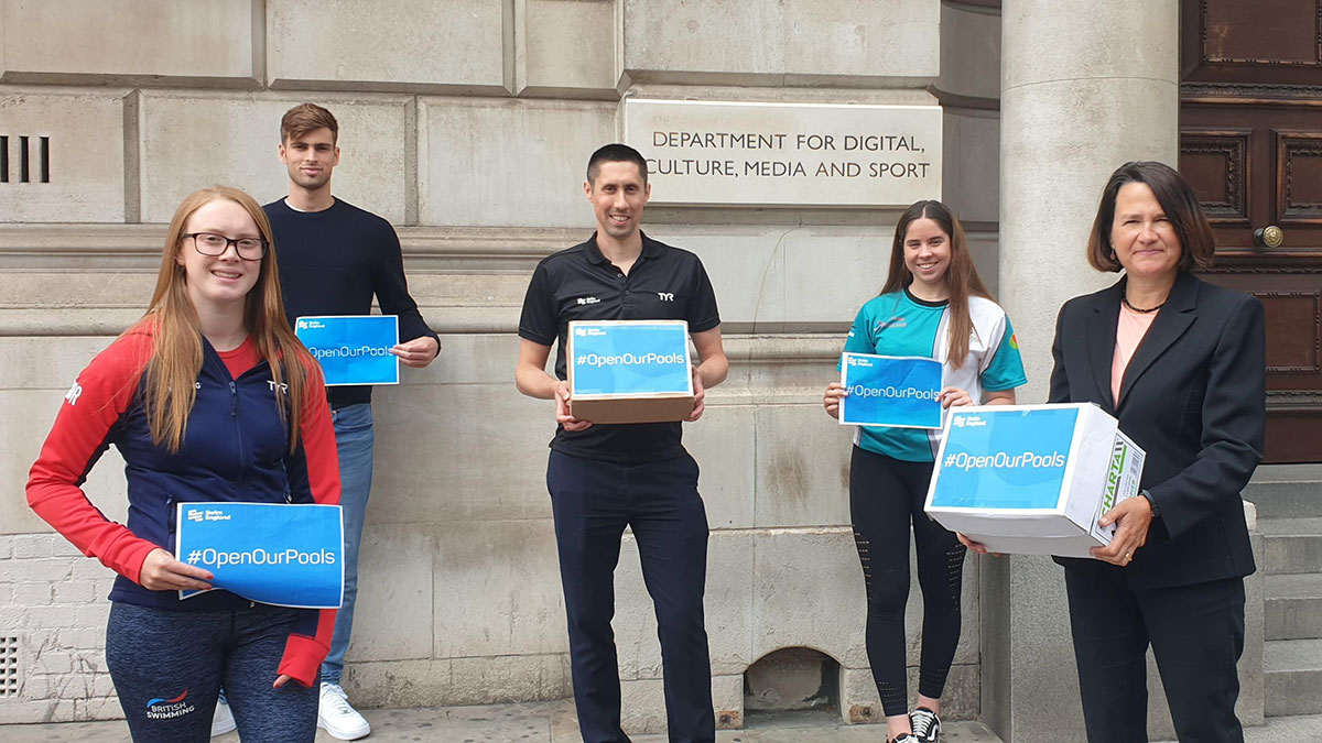 Phil Brownlie, Catherine West MP, Elliot McHugh, Brock Whiston and Cara O'Toole outside DCMS building