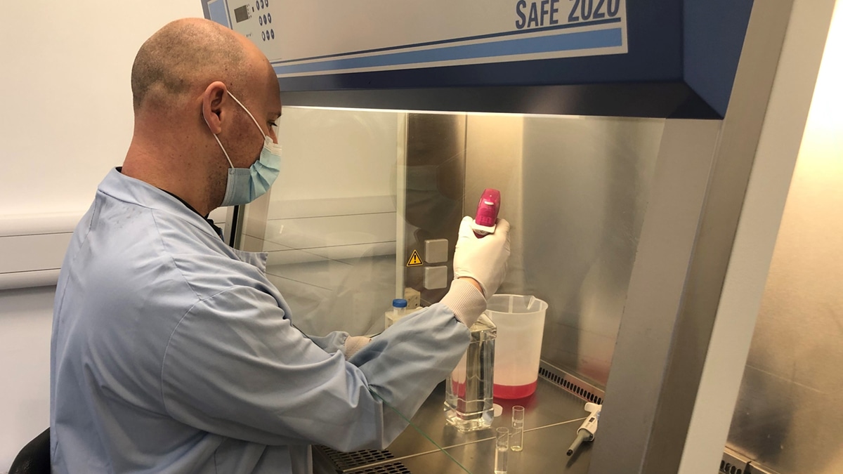 Swimming pool water inactivates Covid-19 virus in 30 seconds, according to new study Swimming pool water inactivates Covid-19 virus in 30 seconds, according to new study