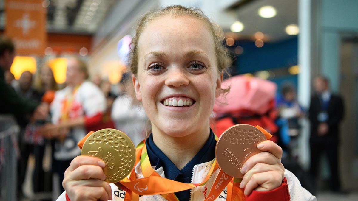 Paralympic champion Ellie Simmonds announces her retirement
